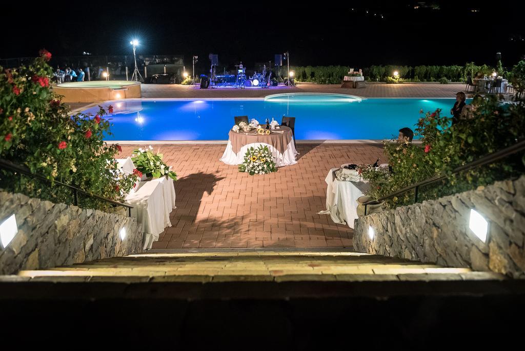 Valle Himara Casa de hóspedes Piana Degli Albanesi Exterior foto