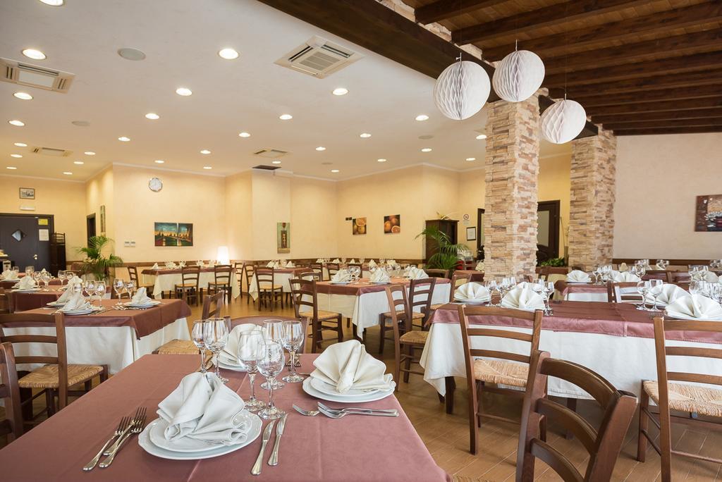 Valle Himara Casa de hóspedes Piana Degli Albanesi Exterior foto