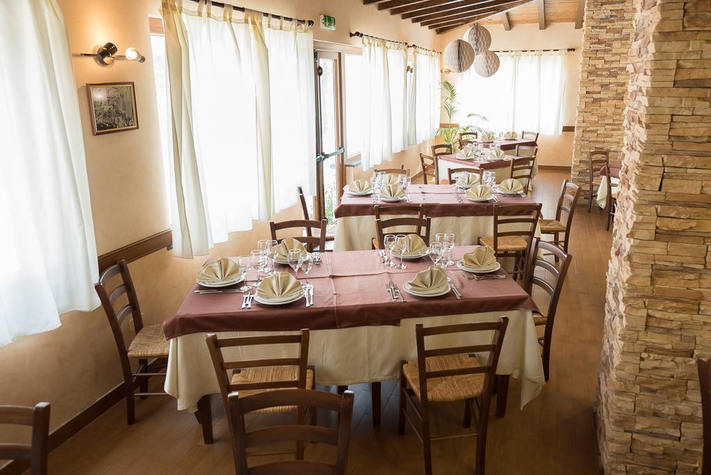 Valle Himara Casa de hóspedes Piana Degli Albanesi Exterior foto