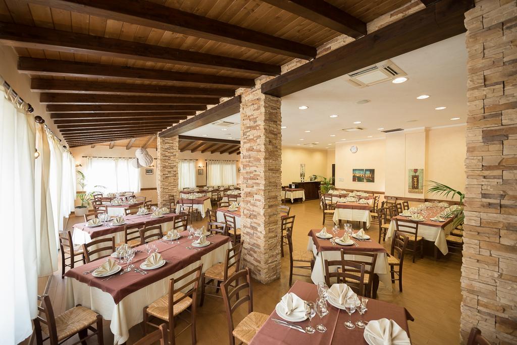 Valle Himara Casa de hóspedes Piana Degli Albanesi Exterior foto