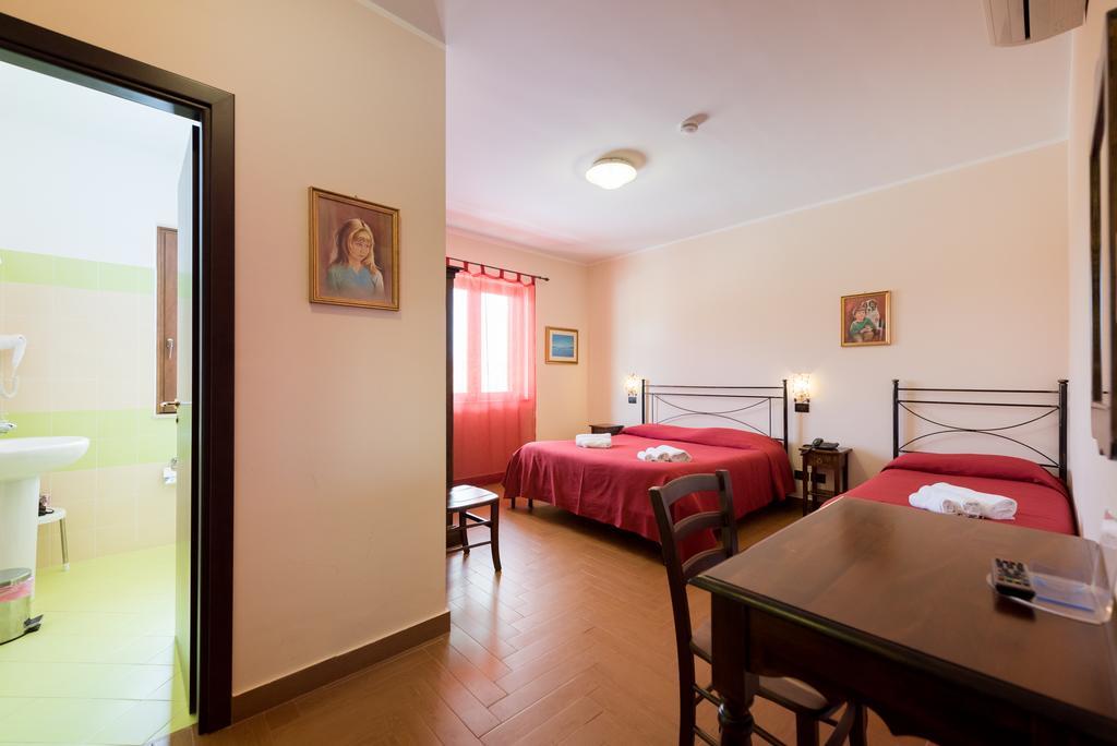 Valle Himara Casa de hóspedes Piana Degli Albanesi Exterior foto