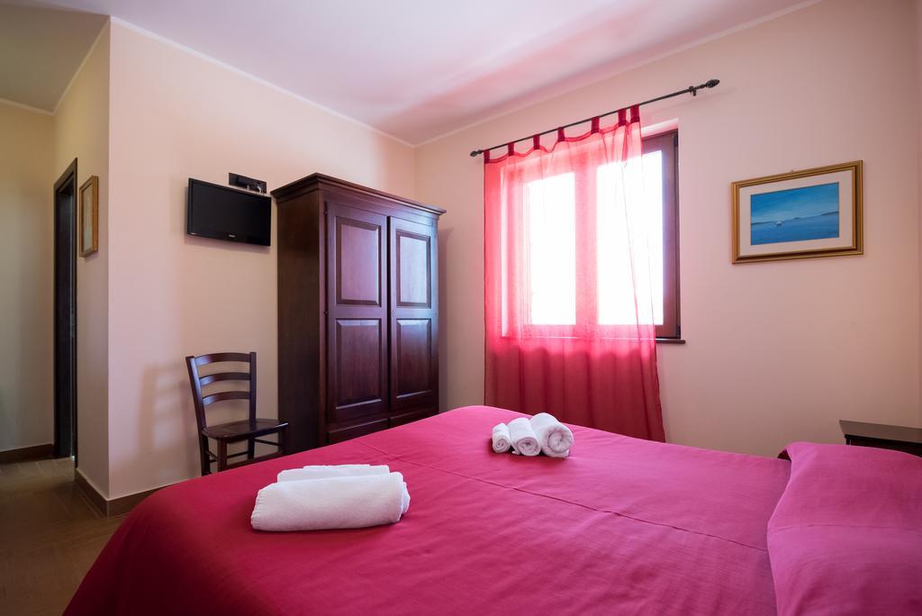 Valle Himara Casa de hóspedes Piana Degli Albanesi Exterior foto