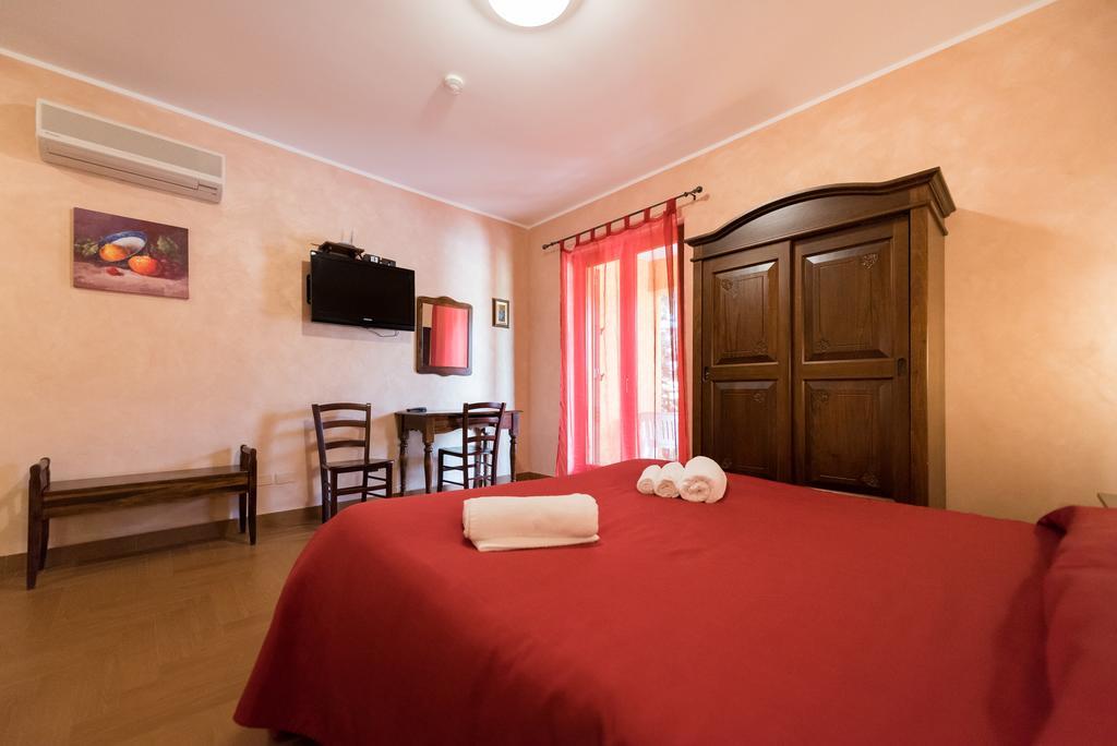 Valle Himara Casa de hóspedes Piana Degli Albanesi Exterior foto